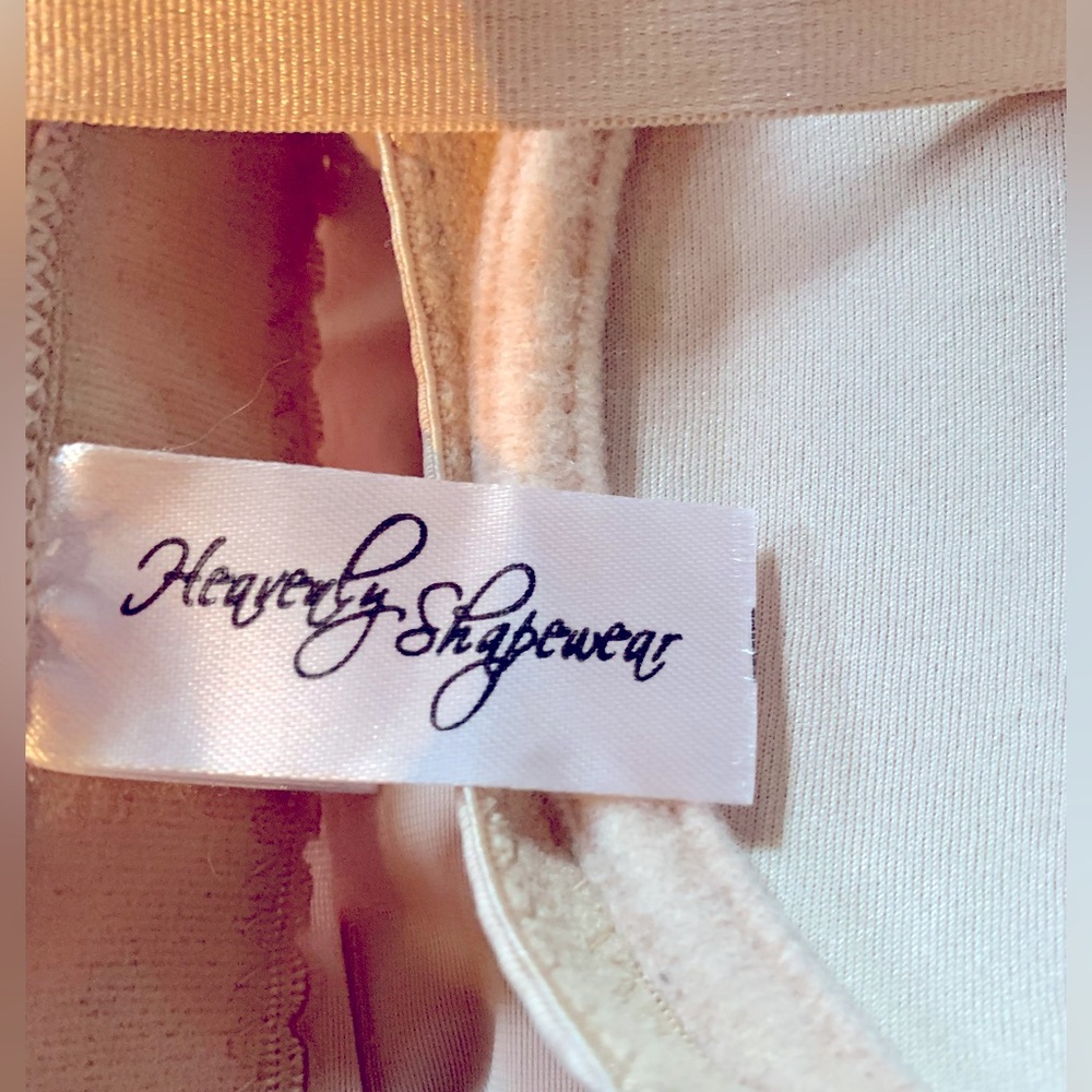 Heavenly Shapewear Full Coverage for dresses New without tags. Size M